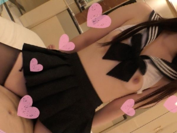 【アイドル変態女】黒髪ストレートの美女「れな」とラブホでパコパコ！セーラー服風の水着を着てフェラや騎乗位で大暴れ！♡