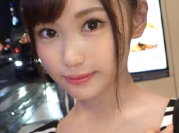 【美巨乳ヤリマン少女】18歳の乳首に刺激したら敏感に感じすぎてすぐに痙攣絶頂！おまんこ潮吹き！ピンクマ○コに激しく挿入♪