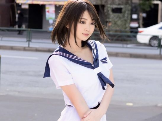 【コスプレ美少女の危険なバイト】『お金欲しさに…』人気レイヤーがエロコスプレで本気セックス！デカチンに夢中のドスケベ娘が、制服姿でエッチなポーズ連発♡報酬に釣られて、AVデビューしちゃった！