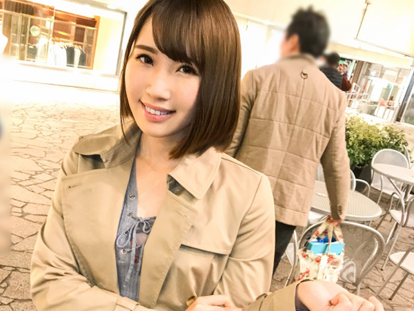 【久々セックスで乱れまくり】『気持ち良すぎる…』パイパン素人娘がナンパで久々のチ○ポ挿入！喘ぎ声と腰振りが止まらない！久しぶりの快感に理性崩壊！