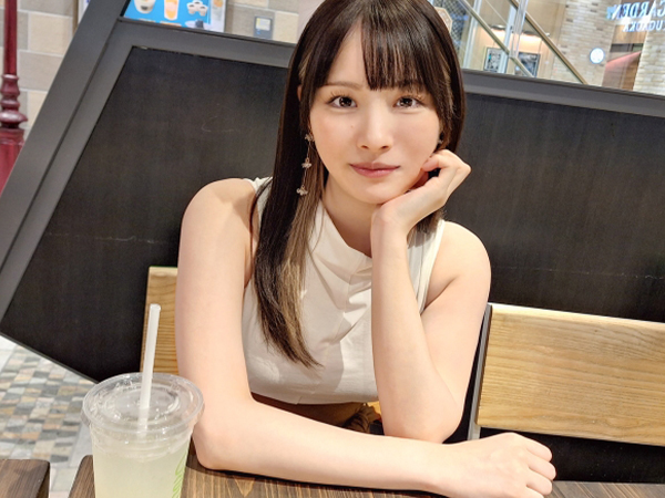 【美乳お姉さんの色白誘惑】『感じちゃう…』スレンダー美女が脱いだら超美乳！敏感な乳首とマンコを責められ、チンポをハメて悶絶セックス♡