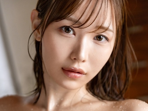 【汗だく生ハメ】パイパン美少女が正常位で激ピストン！高速突きに喘ぎまくり、最後はザー汁をぶっかけられちゃう♡無毛マ○コが高速ピストンに翻弄され、汗と愛液でぐっちょぐちょ！！
