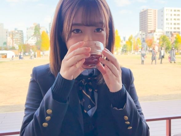 【汗だくJKを即ハメ】部活帰りの制服美少女をシャワーも浴びずにホテルへ直行！手錠で拘束し、ピチピチの10代マ○コに生チ○ポ挿入！キツキツすぎて抜けない！♡