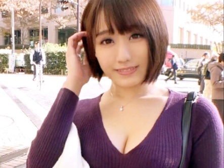 【清楚系ショートカット女子】敏感マンコをぐちょぐちょかき回され、我慢できずに大噴射！清楚な顔してエッチなカラダに興奮必至！♡