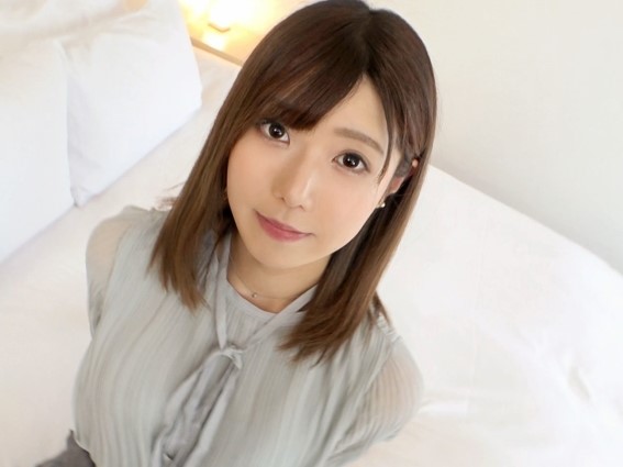 【美巨乳美女の極上フェラ】『おちんちん、美味しい…』美乳が眩しい美女が、チンコを咥え込み、ねっとりフェラ！お口でご奉仕する姿がエロすぎて、もう我慢できない！♡
