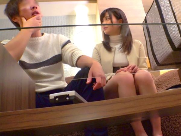 【素人】オーナーに気に入られるために中出し枕営業…ホテルの試食会でフェラしてメス穴を開く専門学生…