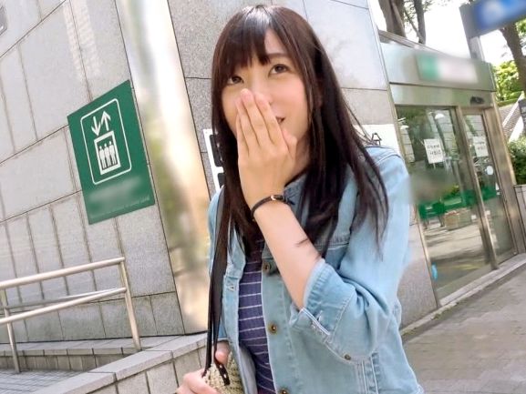 【地味な事務員の裏の顔】『もっと奥まで…』23歳ドMボインちゃんが性欲爆発！普段は地味なのに、イラマチオで喉奥まで咥え込み、射精されてもっと！と懇願する姿がエロすぎる！隠れドM娘のギャップがたまらん！♡