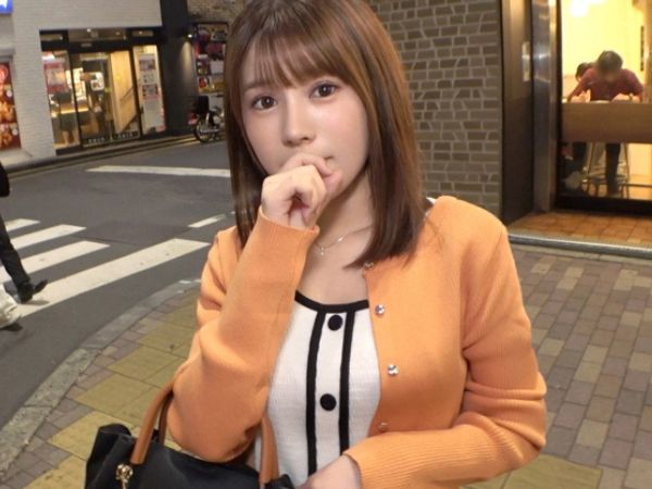 【白衣の天使の裏の顔】『ダメ、声が出ちゃう…』ストレス解消にライブチャットでエロ配信する看護師がナンパされ、敏感ボディを曝け出す！我慢できない喘ぎ声と、白衣の下に隠されたエロ過ぎる本性を激写！！♡