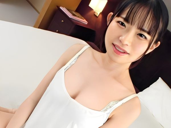 【清楚系美少女の獣セックス】おっとり癒し系Eカップ美少女が、鬼ピストンで本能むき出し！色白美肌を震わせ、膣奥まで激しく突かれてイキまくる！清楚な見た目とのギャップに興奮必至！♡