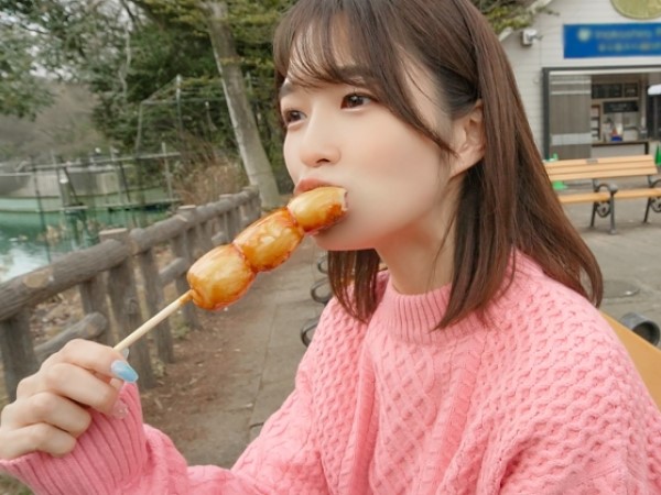 【ロリJDの危険なバイト】ちっぱい女子大生がおじさんと禁断のハメ撮り！キツキツマ●コにデカチンがズボズボ…腰振りが止まらない！！