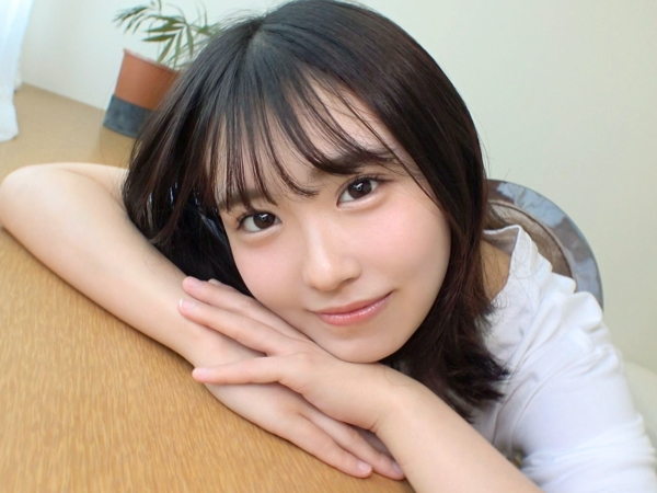 【初撮り美少女の恥じらいSEX】純粋無垢な素人娘がAVデビュー！カメラの前でオマ○コ丸出し、男優のデカチンにご奉仕フェラ！そのまま生ハメされ、初々しい喘ぎ声が響く♡