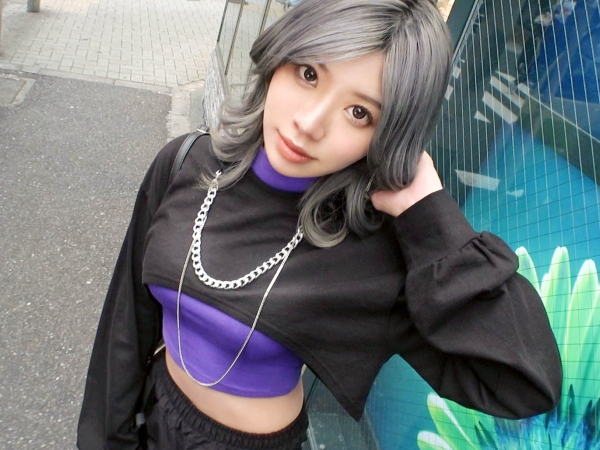 【へそ出し素人娘をガチナンパ】『えっ…本当に？』街で見つけた素人娘をホテルに連れ込み、AV撮影でエッチな挑戦！へそ出しルックから覗くセクシーなボディに興奮し、チンポ挿入で本気のセックス♥ 素人娘の恥じらいと本気の反応がたまらない！