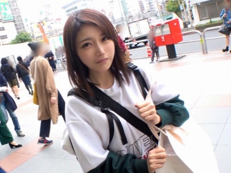 【ナンパ即ハメ】『気持ちいい…』細身で可愛い子を口説いて騎乗位セックス！敏感なカラダが激しく揺れ、大興奮の濃厚プレイに勃起必至！！