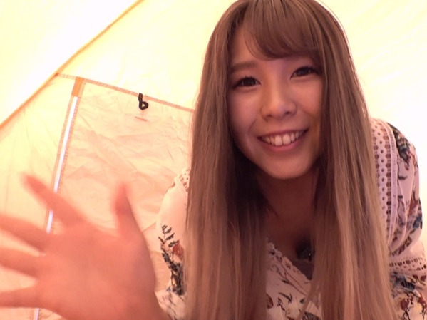 【テントの中のエッチな秘密】『誰か来ちゃう…』野外でこっそりオナニーに没頭する美乳お姉さん♡揺れるおっぱいと我慢できない喘ぎ声…野外でイキまくる姿がエロすぎる！！