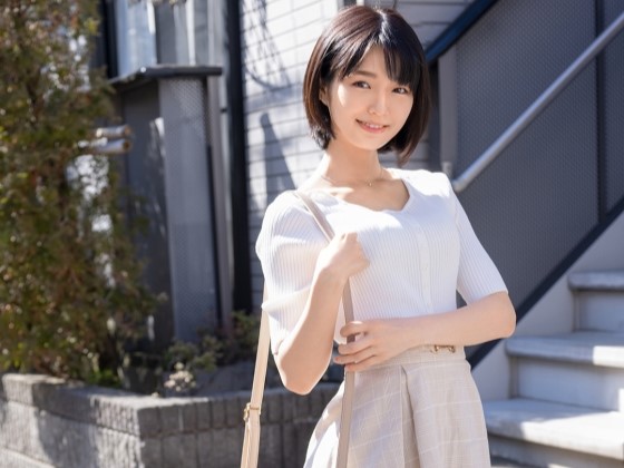 【小顔ショートカット美少女の貸し出し体験】『ダメ…激しすぎるよ…』透明感抜群の美少女が素人男性の暴走チ●ポに翻弄され、膣奥をガンガン突かれて感じまくる！肉棒フル勃起の素人男性に、美少女のカラダが火照る！♡