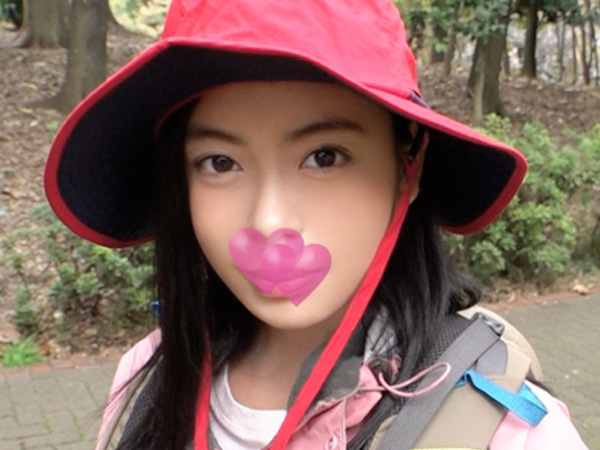 【巨乳素人娘の野外乱交】『彼氏より気持ちいい…』彼氏がいるのに、巨乳美少女が野外で大胆プレイ！子宮に直撃する濃厚ザーメンに悶絶♡ 彼氏そっちのけの淫乱ぶりがヤバい！