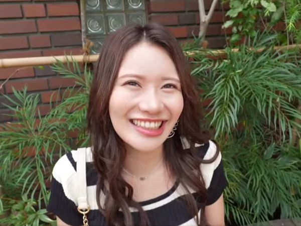 【パパ活美女のヤリマン本性】『いつでもOK♡』どエロボディの変態娘がローター挿入で欲求不満！パパ活の裏でチンポを求め、ヨガリ狂う淫乱美女！