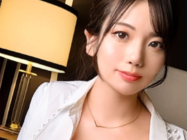 【仕事終わり即ホテル直行】「移動中から我慢できないの…」激カワ受付嬢が恥じらいながらチンポしゃぶりたい宣言！仕事のストレスをぶつけるようにホテルで濃厚セックス＆ご奉仕プレイで乱れまくる！♡