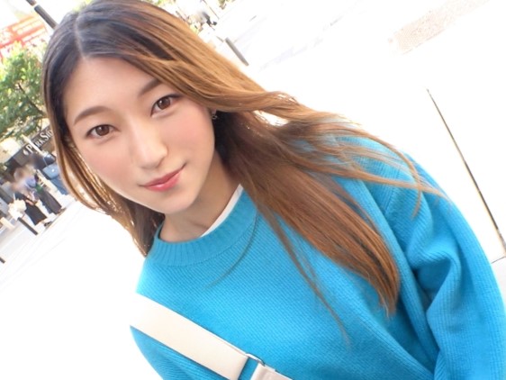 【素人ナンパ】『すごい硬くなってる…♡』超美人なスレンダー看護師さんのフェラでちんこがフル勃起！