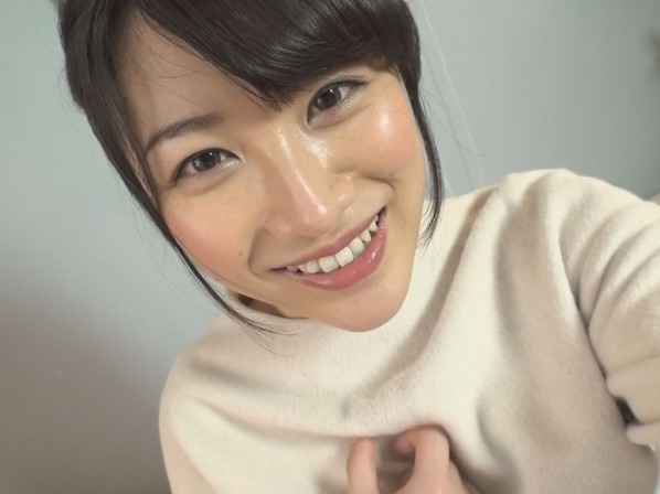 【大人のオモチャでイキまくり！】セクシーなお姉さんたちがチンポみたいなディルドをペロペロ♡騎乗位で腰振りまくって絶頂アクメ！！