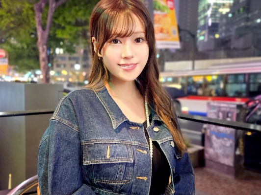 【巨乳美少女の誘惑】ムチムチボディの美少女がエッチな雰囲気で誘惑！勃起チ○ポを濃厚セックスで包み込み、感じまくるエッチなひと時♡