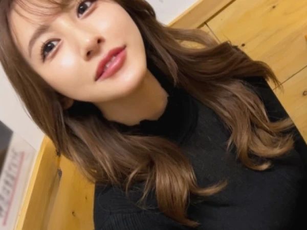 【禁断のW不倫】『久しぶりの生チンが気持ち良すぎる…』性欲旺盛な美人人妻が学生時代の同級生と再会！ご無沙汰マ○コに生挿入され、膣奥で燃え上がる背徳の快感！♡